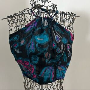 Size small tie neck and back cropped tank w/ vibrant colors. Great condition!